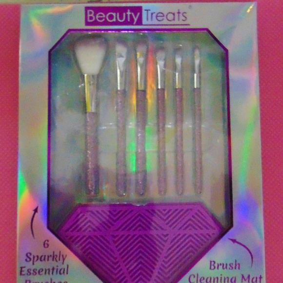 6 Sparkly Makeup Brushes w/ Cleaning Mat by Beauty - Picture 2 of 5